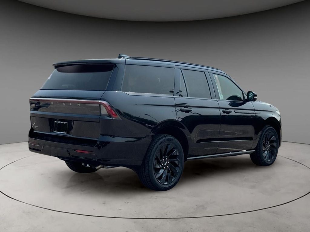 2027 Lincoln Navigator Reserve