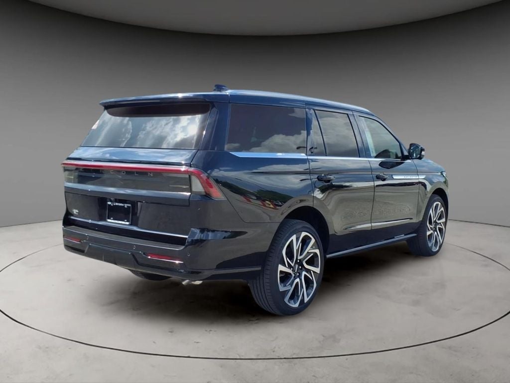 2027 Lincoln Navigator Reserve