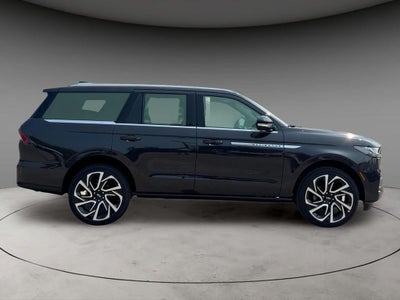 2027 Lincoln Navigator Reserve