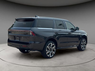 2027 Lincoln Navigator Reserve