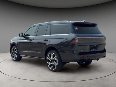 2027 Lincoln Navigator Reserve