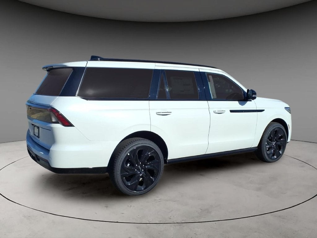 2027 Lincoln Navigator Reserve