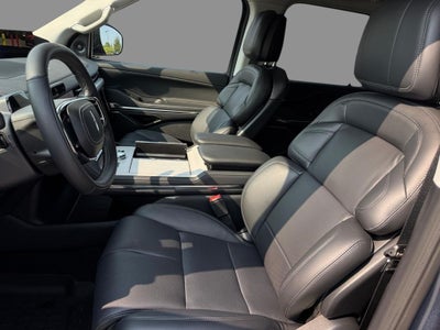 2027 Lincoln Navigator Premiere