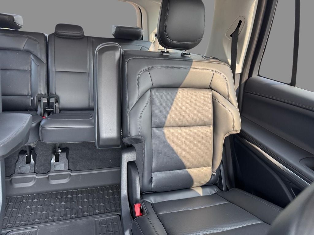 2027 Lincoln Navigator Premiere