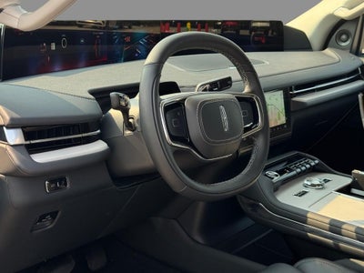 2027 Lincoln Navigator Premiere