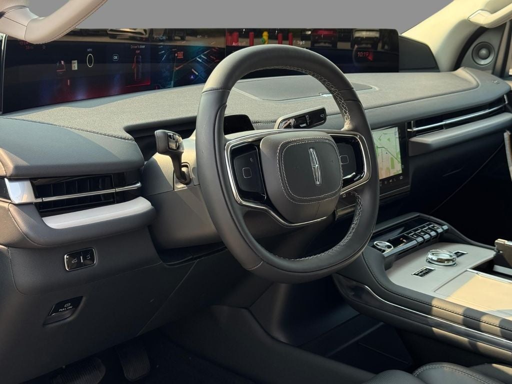 2027 Lincoln Navigator Premiere