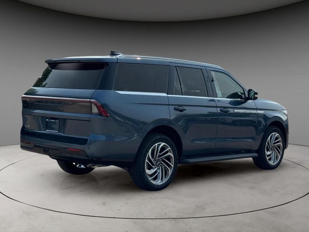 2027 Lincoln Navigator Premiere