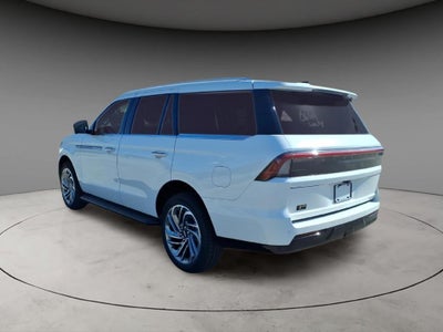 2027 Lincoln Navigator Premiere