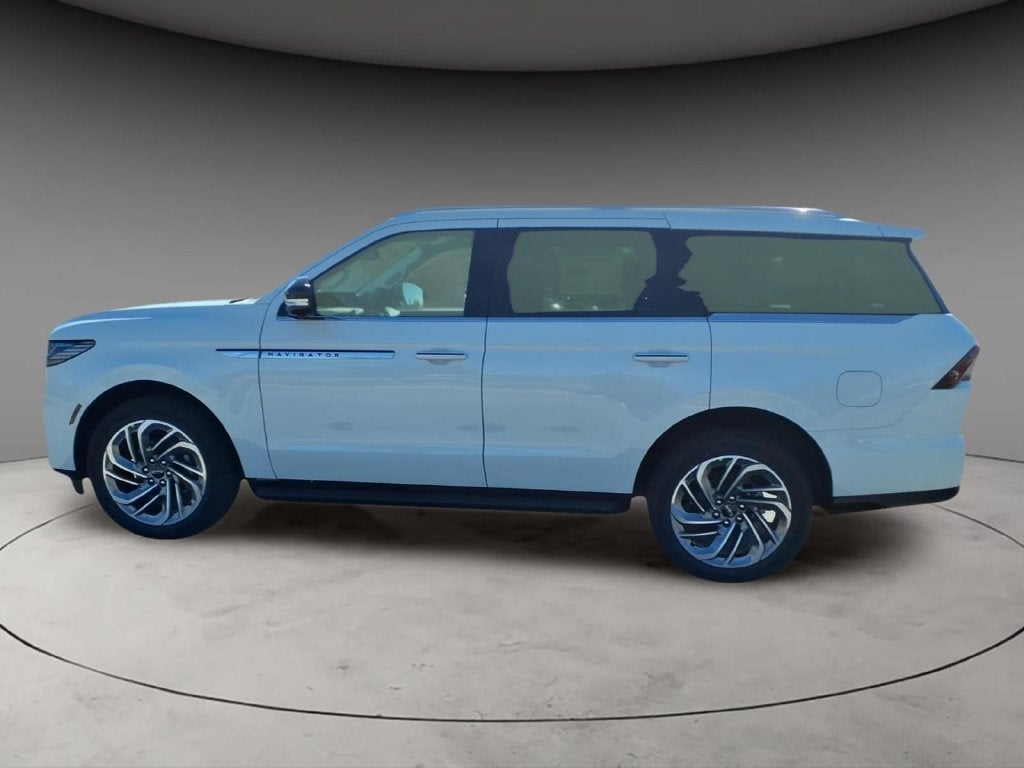 2027 Lincoln Navigator Premiere