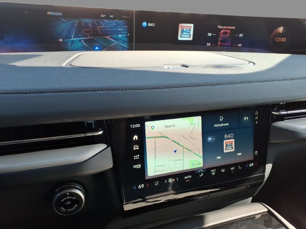 2027 Lincoln Navigator Premiere