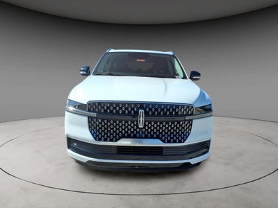 2027 Lincoln Navigator Premiere