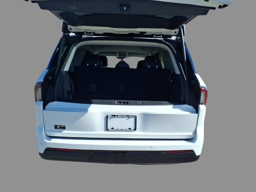 2027 Lincoln Navigator Premiere
