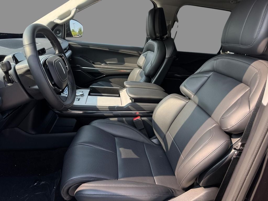 2027 Lincoln Navigator Premiere