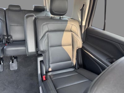 2027 Lincoln Navigator Premiere