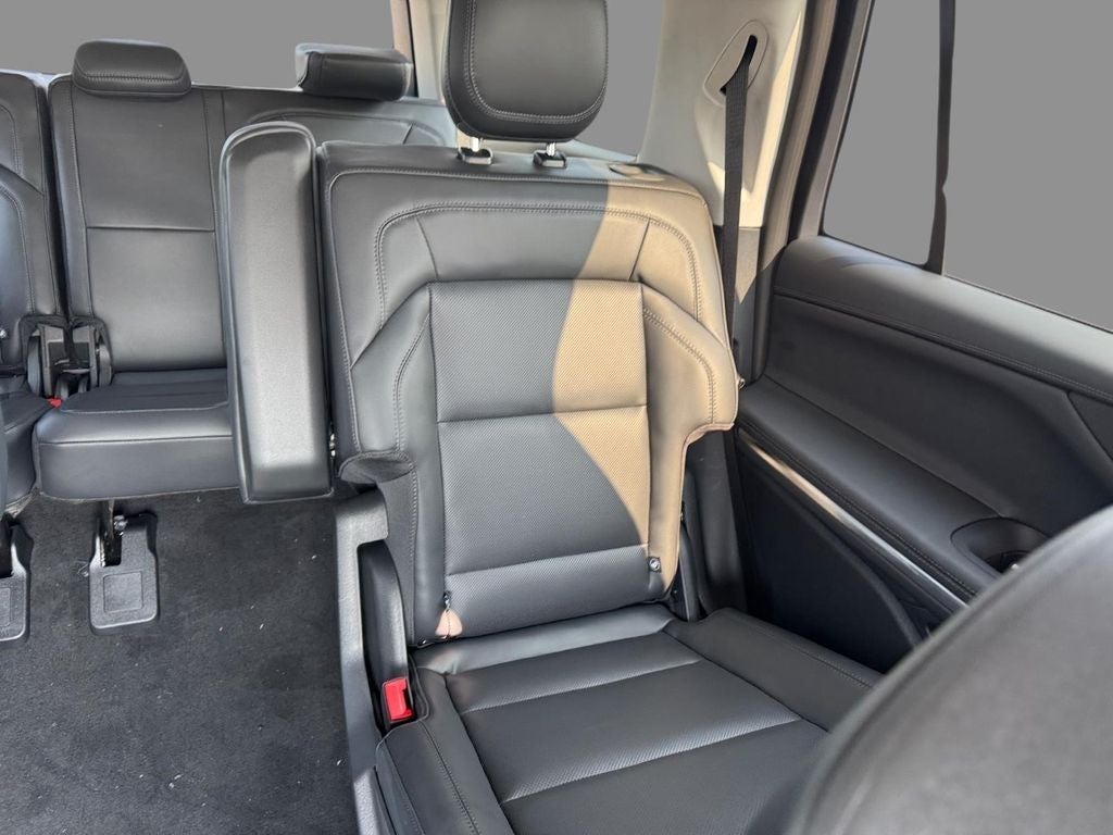 2027 Lincoln Navigator Premiere