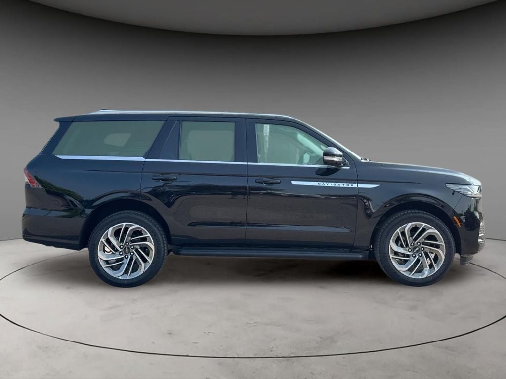 2027 Lincoln Navigator Premiere