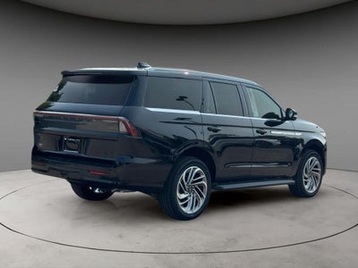 2027 Lincoln Navigator Premiere