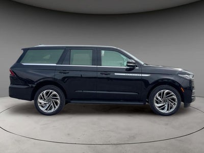 2027 Lincoln Navigator Premiere