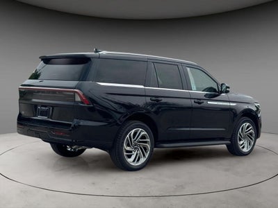 2027 Lincoln Navigator Premiere