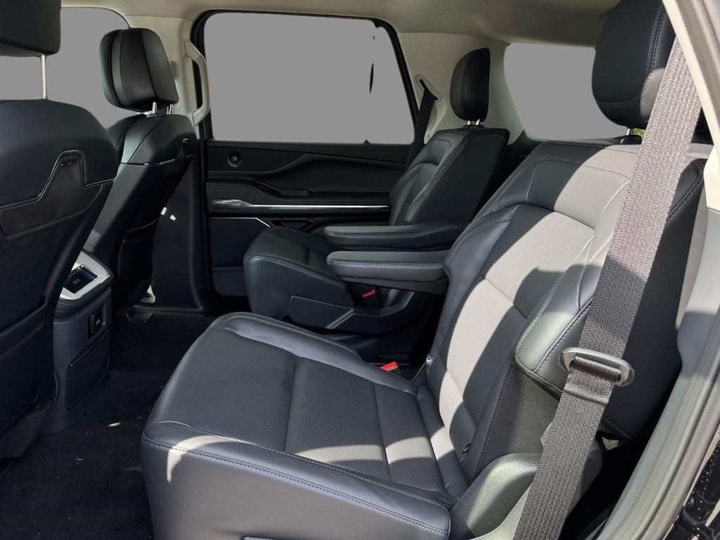2027 Lincoln Navigator Premiere