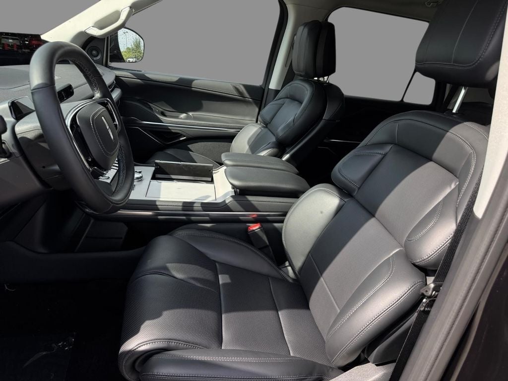 2027 Lincoln Navigator Premiere