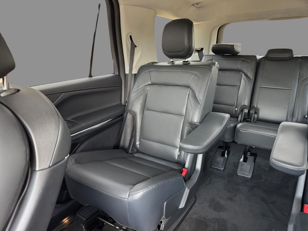 2027 Lincoln Navigator Premiere