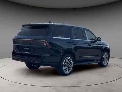 2027 Lincoln Navigator Premiere