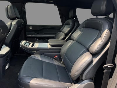 2027 Lincoln Navigator L Reserve