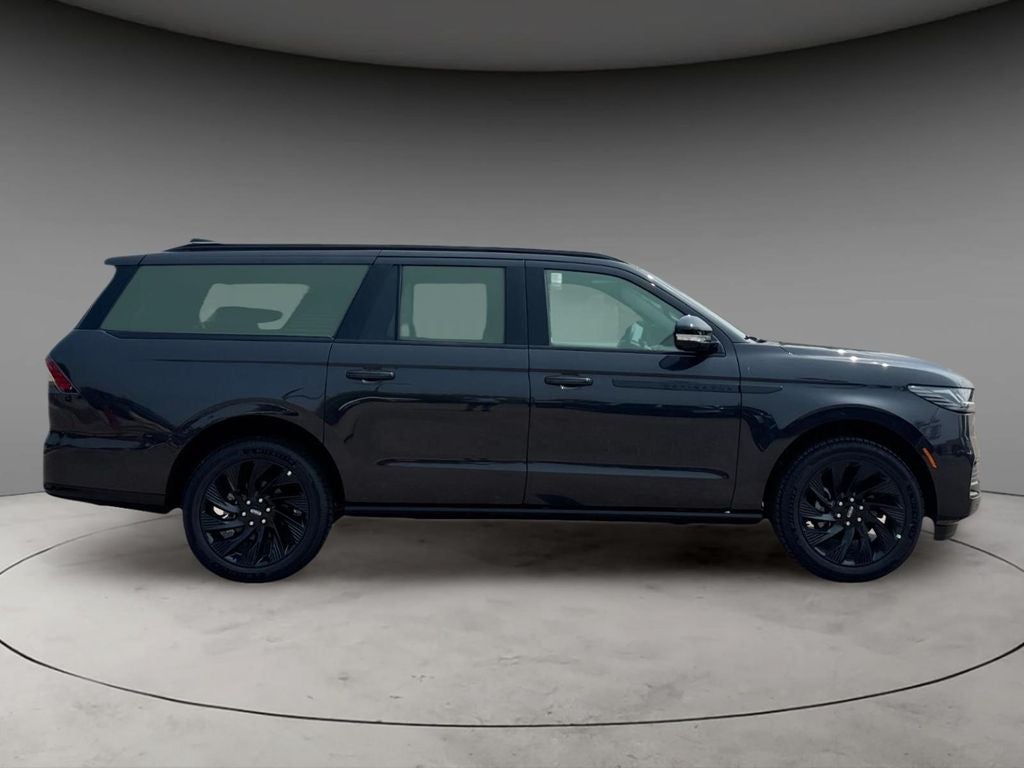 2027 Lincoln Navigator L Reserve