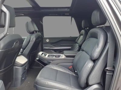 2027 Lincoln Navigator L Reserve