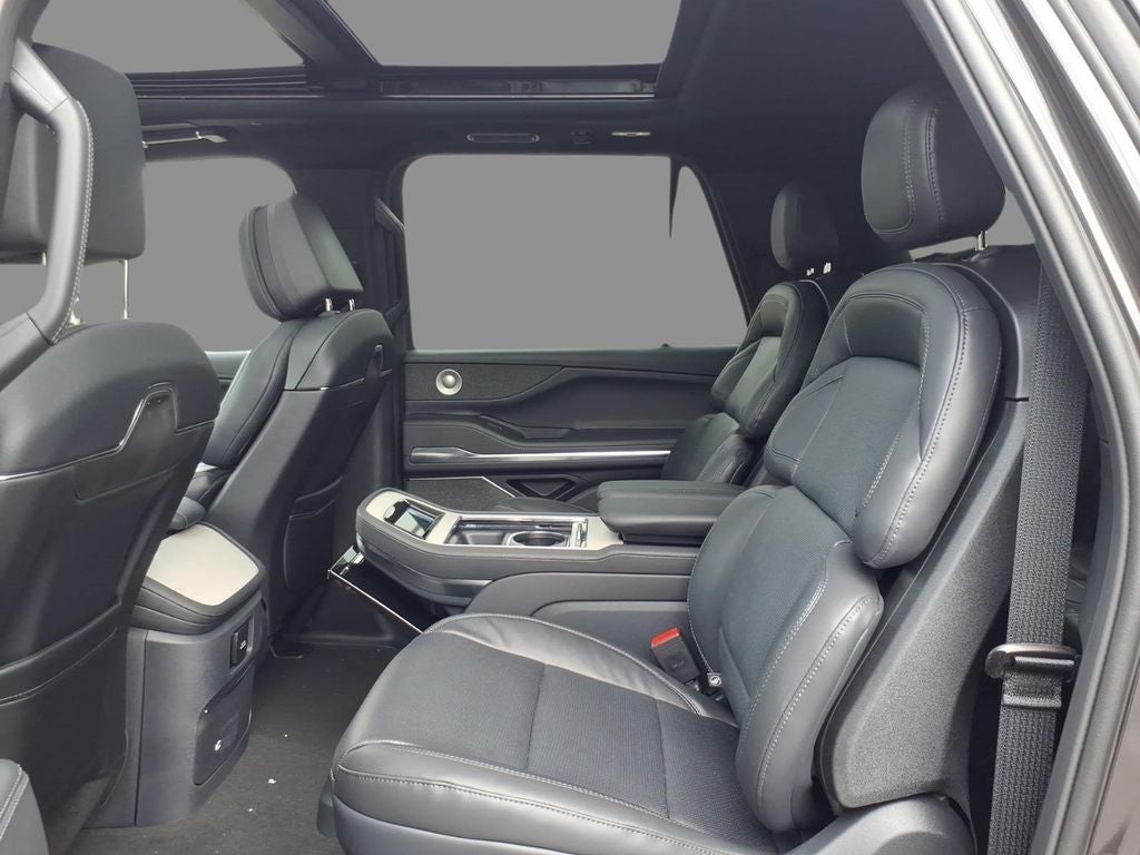 2027 Lincoln Navigator L Reserve