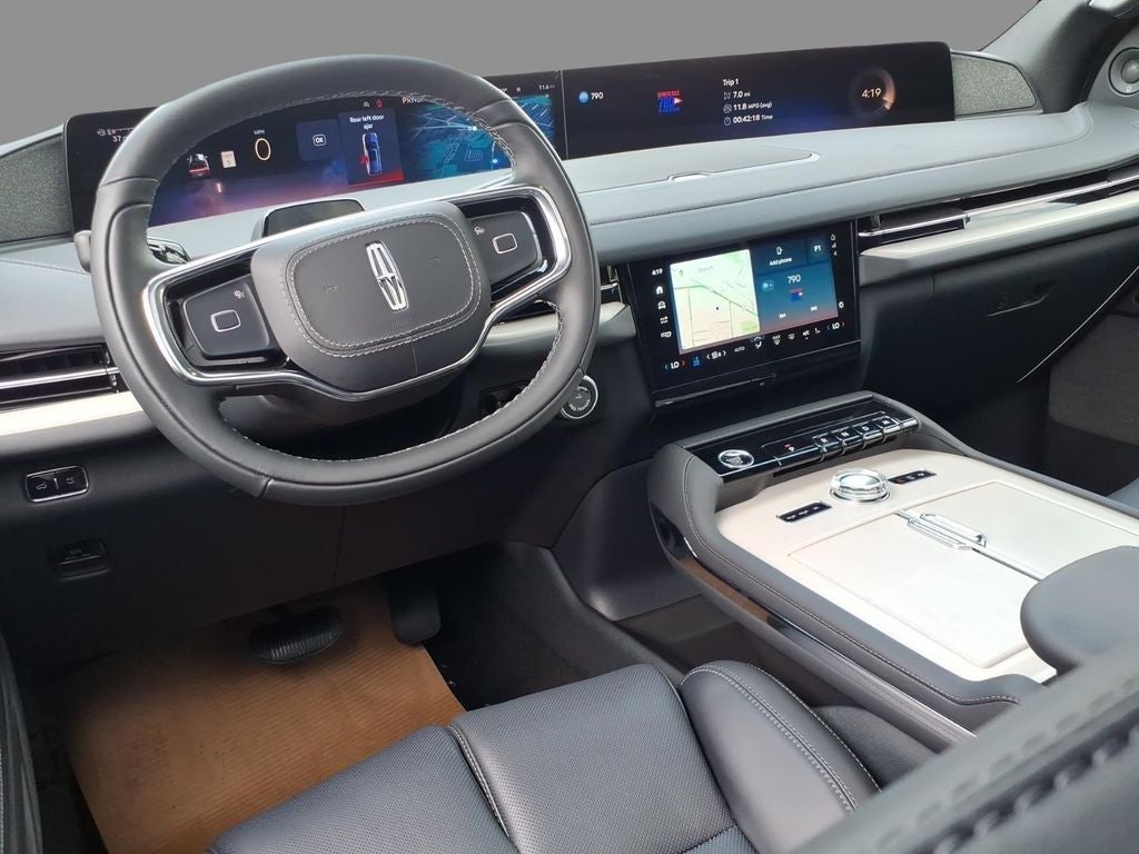 2027 Lincoln Navigator L Reserve