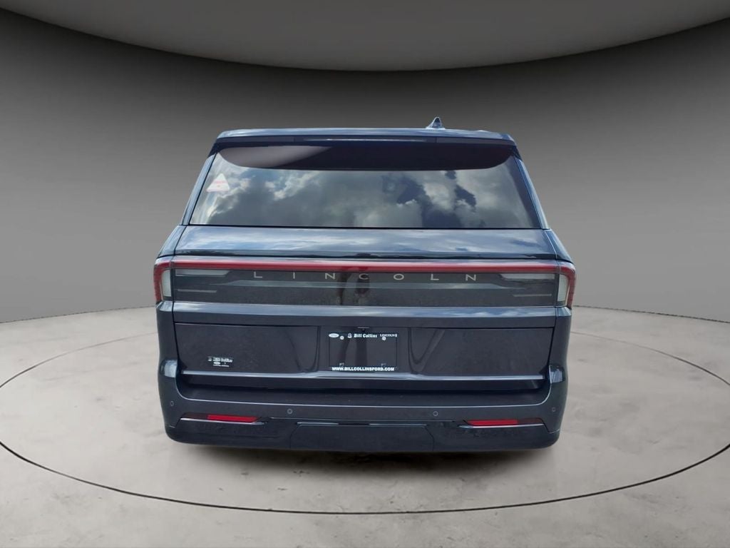 2027 Lincoln Navigator L Reserve