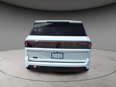 2027 Lincoln Navigator L Reserve