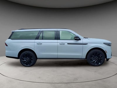 2026 Lincoln Navigator L Reserve