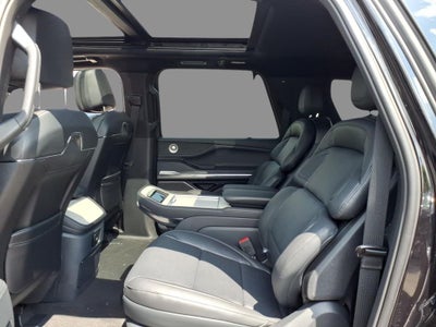 2027 Lincoln Navigator L Reserve