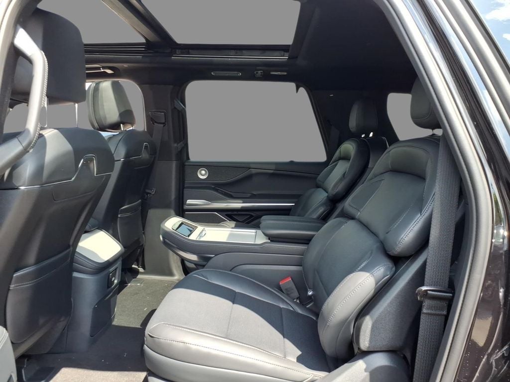 2027 Lincoln Navigator L Reserve