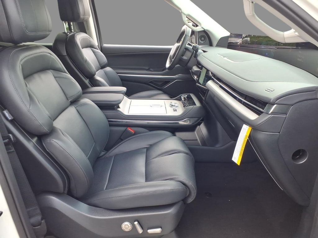 2027 Lincoln Navigator L Premiere