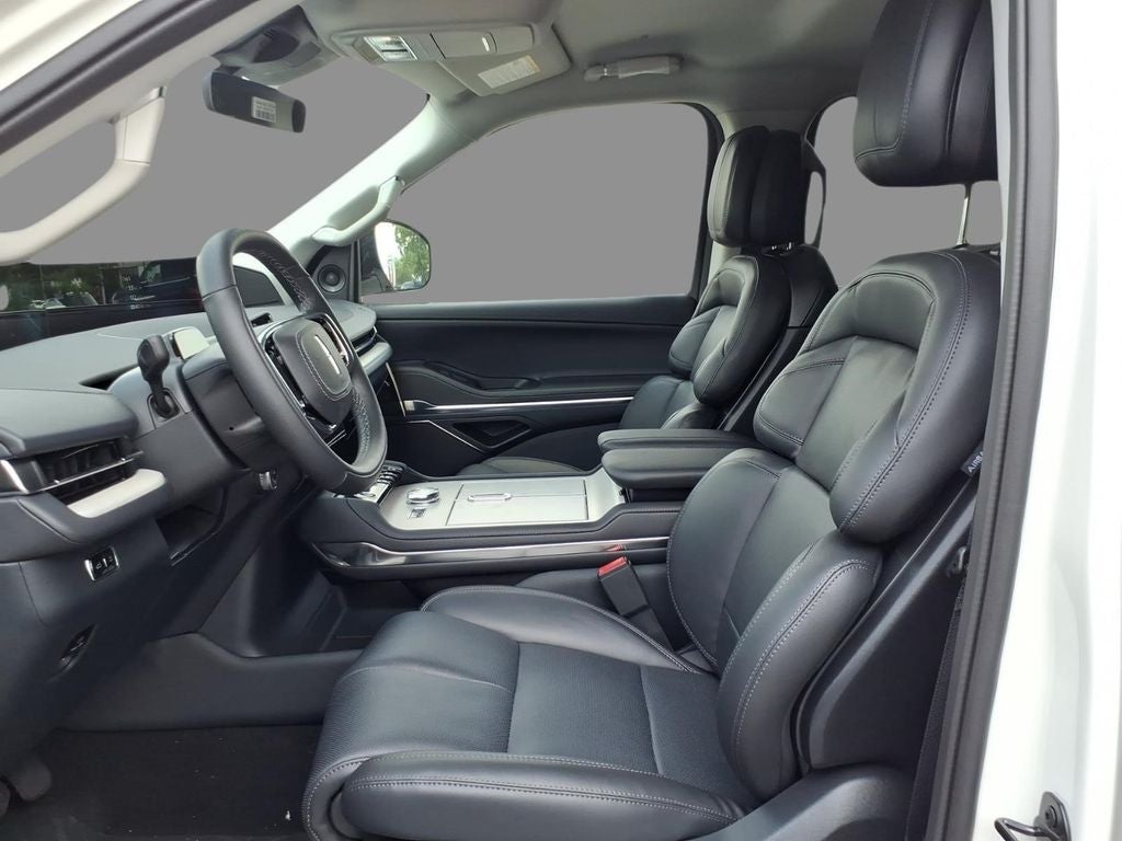 2027 Lincoln Navigator L Premiere