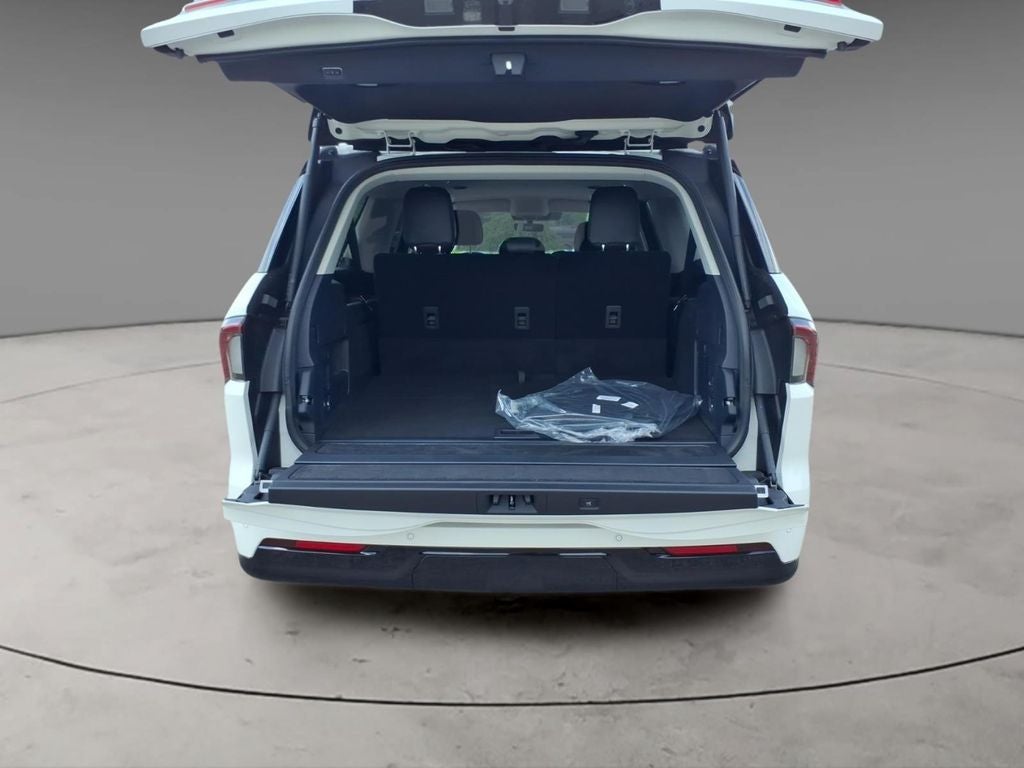 2027 Lincoln Navigator L Premiere