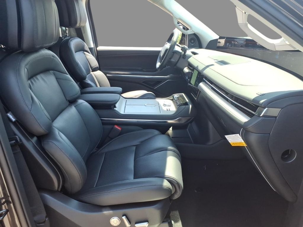 2026 Lincoln Navigator L Premiere
