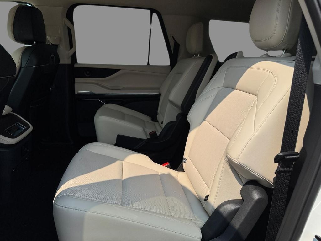 2027 Lincoln Navigator L Premiere