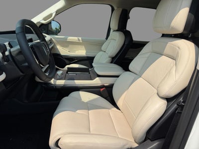 2027 Lincoln Navigator L Premiere