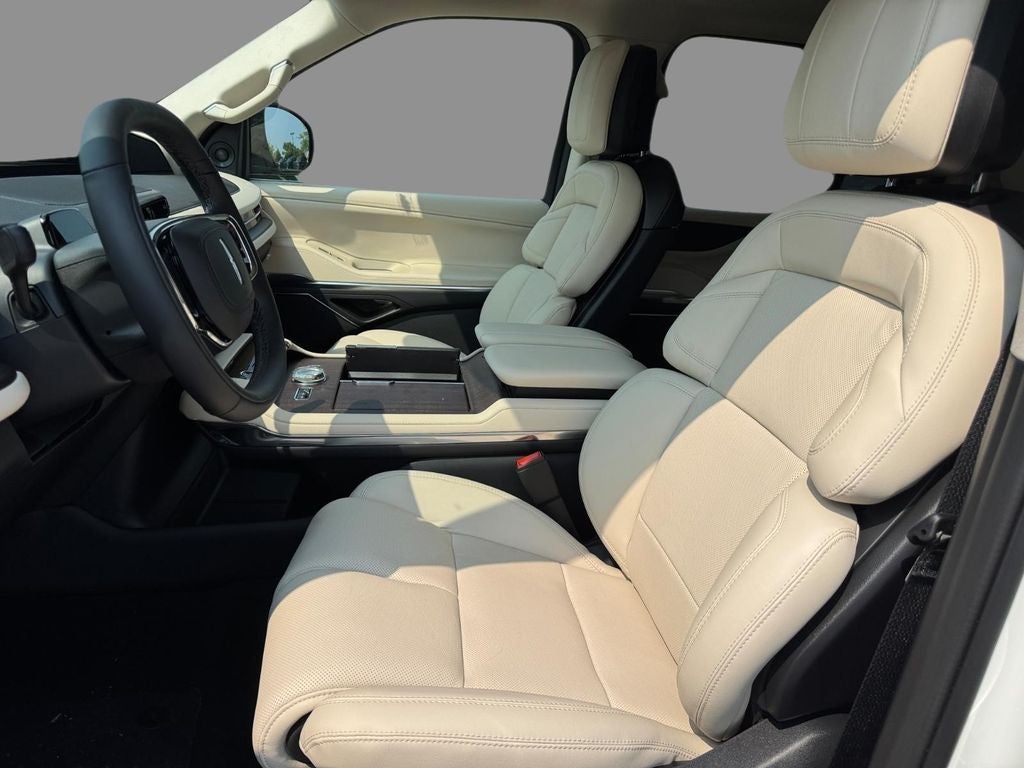 2027 Lincoln Navigator L Premiere
