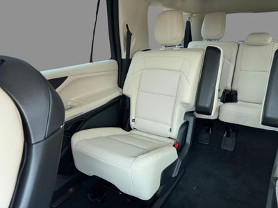 2027 Lincoln Navigator L Premiere