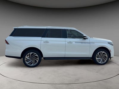 2027 Lincoln Navigator L Premiere