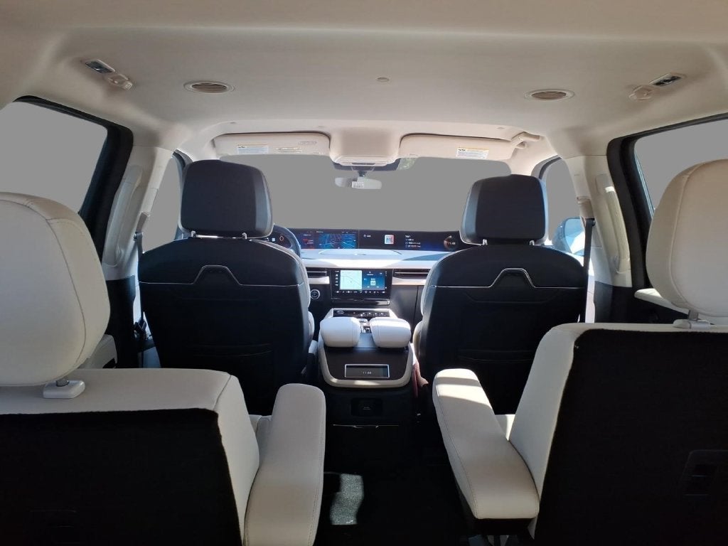 2027 Lincoln Navigator L Premiere