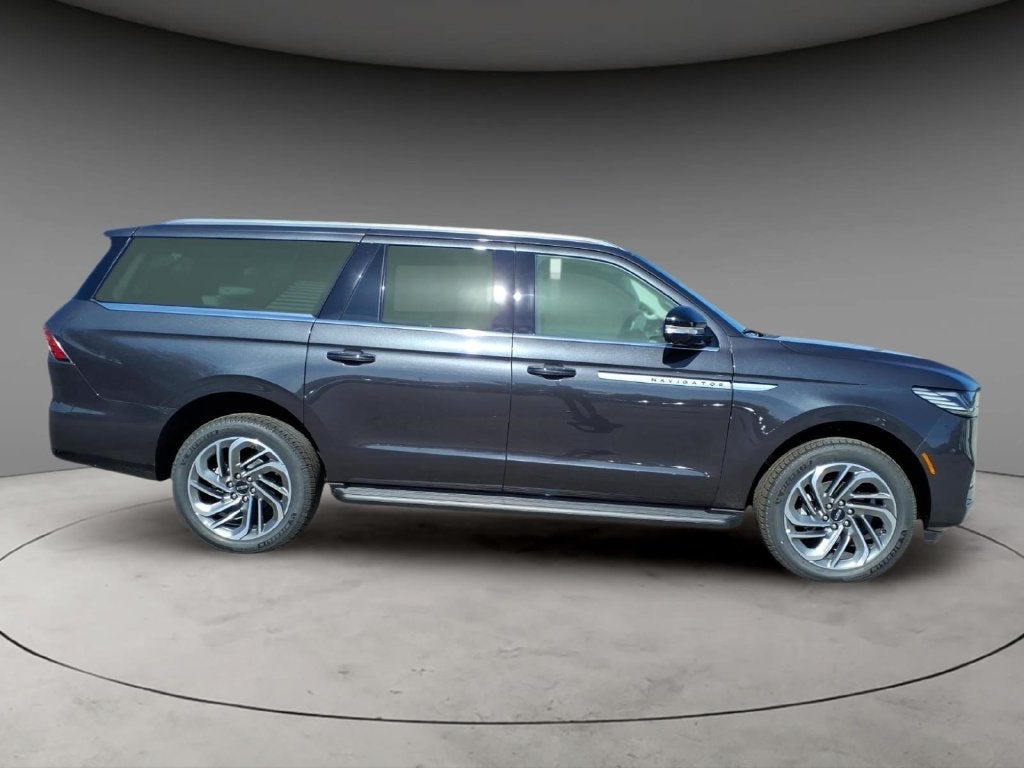 2027 Lincoln Navigator L Premiere