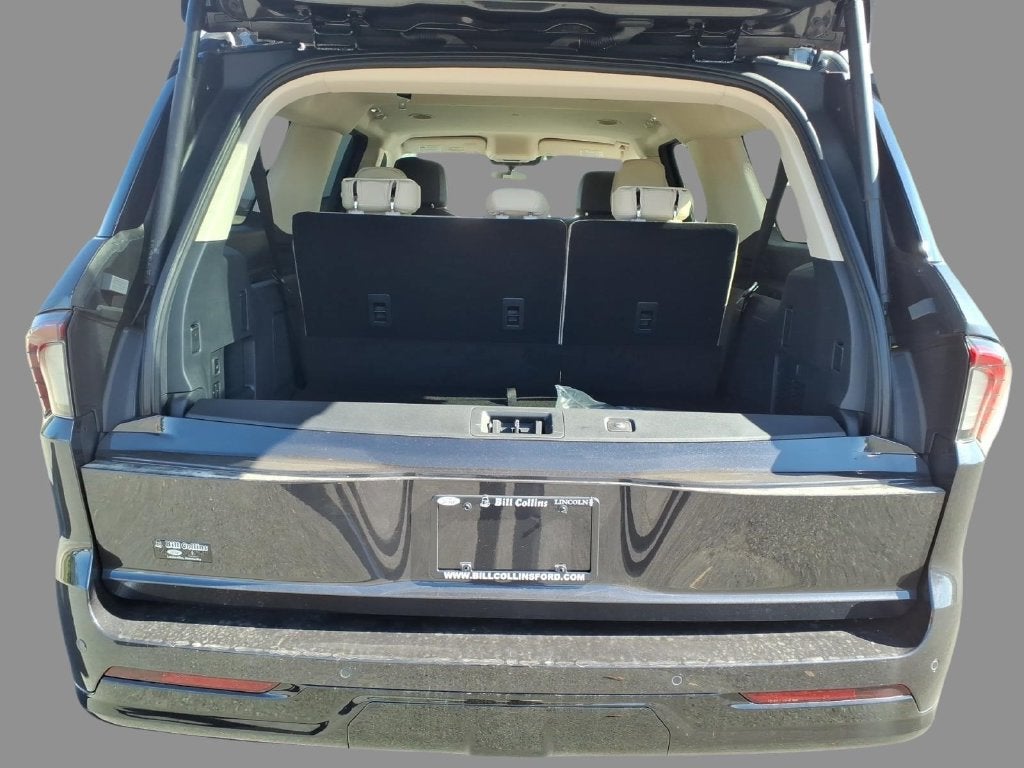 2027 Lincoln Navigator L Premiere