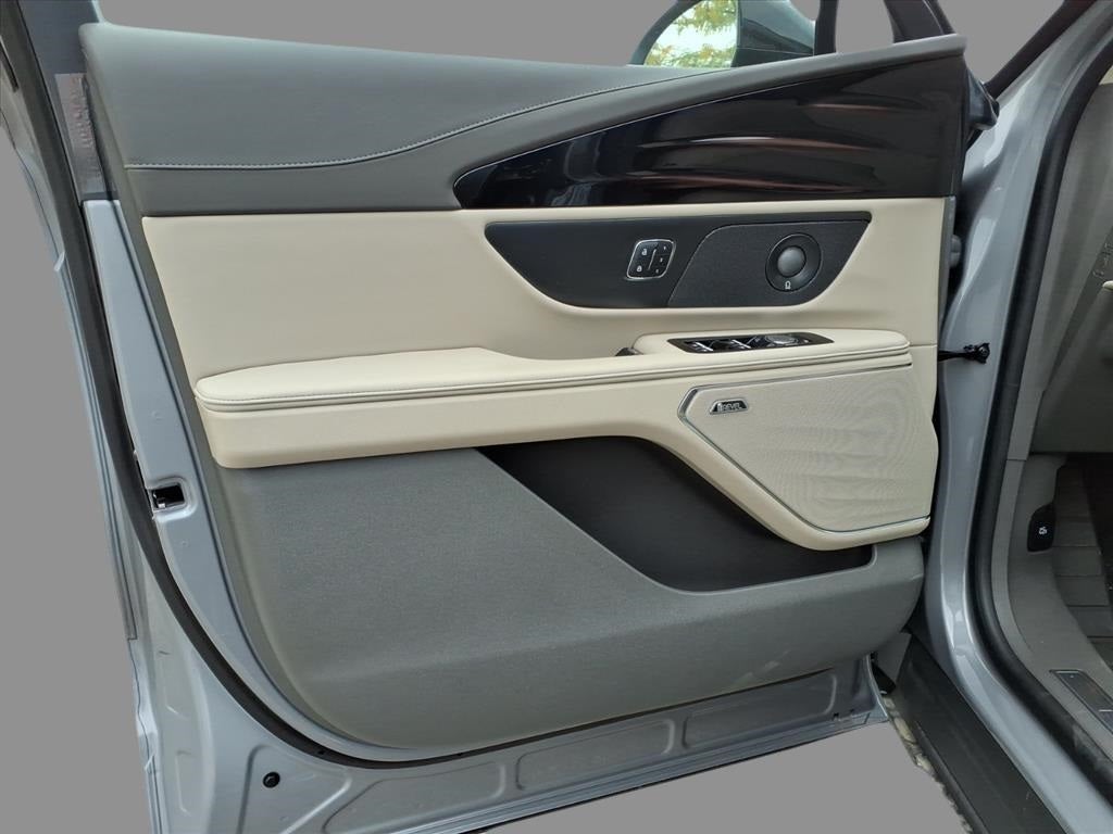 2025 Lincoln Nautilus Reserve